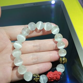 Chuỗi đeo tay tỳ hưu đỏ