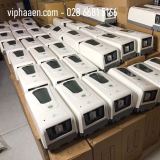 Máy xịt cồn sát khuẩn tay cảm ứng tự động treo tường Viphaen