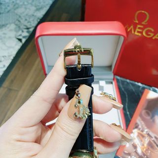 ĐỒNG HỒ OMEGA DA TRUNG CẤP NEW