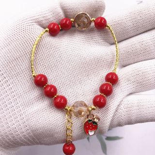 Vòng tay hạt đỏ