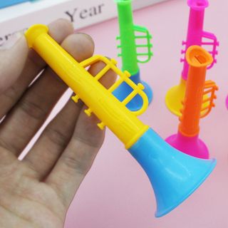 Kèn nhựa trẻ em thổi kêu to
