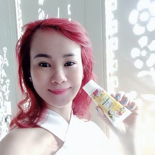 Sữa rửa mặt hương hoa