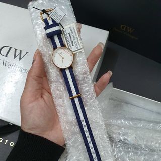 ĐỒNG HỒ DANIEL WELLlNGTON HOT HOT SALE