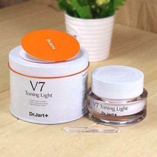 Kem v7 hộp tròn