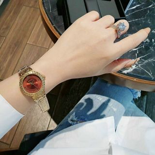 ĐỒNG HỒ VVERSACE NỮ