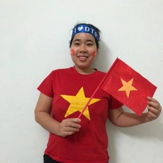 Cờ đỏ sao vàng cầm tay cỡ nhỏ có cán bằng vải