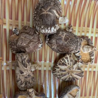 Nấm Hương Shiitake Sấy Khô Nhập Khẩu Từ Hàn Quốc Gói 80g – Dried Shiitake Mushroom