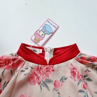 Du xuân rữc rỡ với áo dài lụa tằm hoạ tiết hoa hồng to