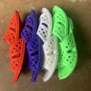 Dép tổ ong trung size 35-39 trẻ 4 5 6 tuổi