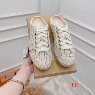 Giầy sục dạ thể thao