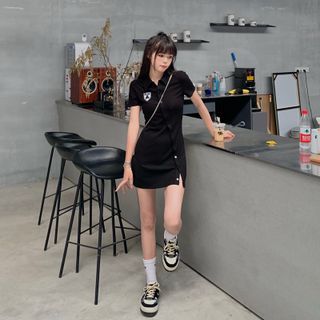 Váy Đầm Polo Dáng Ôm Cúc Lệch Logo Gấu
