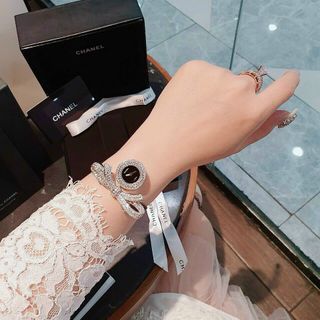 ĐỒNG HỒ TRANG SỨC C.H.A.N.E.L RUBAN SlÊU CẤP