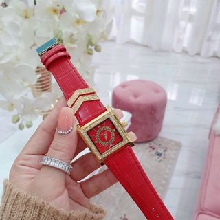 ĐỒNG HỒ VERRSACE VUÔNG NỮ HOT HOT