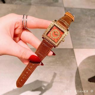 ĐỒNG HỒ VERRSACE VUÔNG NỮ HOT HOT