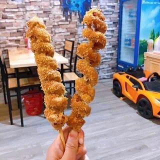 Xúc xích lốc xoáy tẩm bột 500gr