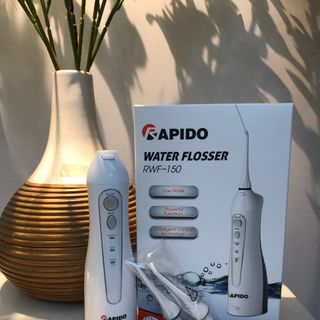 Tăm nước cầm tay Rapido RWG150