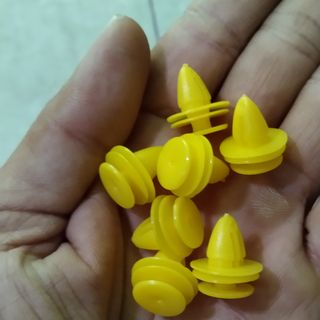 Nút nhựa nội thất ô tô loại tốt