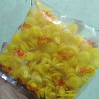 Nút nhựa nội thất ô tô loại tốt