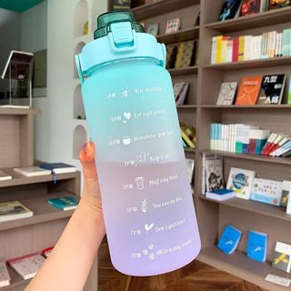 Bình Nước 2 Lít Có Vạch Kẻ Chia ML Cho Mỗi Ngày Kèm Ống Hút Tiện Lợi Tặng Kèm Sticker