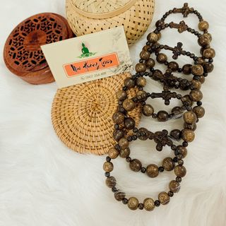 vòng tay mân côi trầm hương