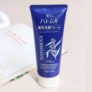 SỮA RỬA MẶT NGĂN NGỪA MỤN VÀ LÀM SÁNG DA HATOMUGI REIHAKU FACIAL FOAM 130G - HATOMUGI