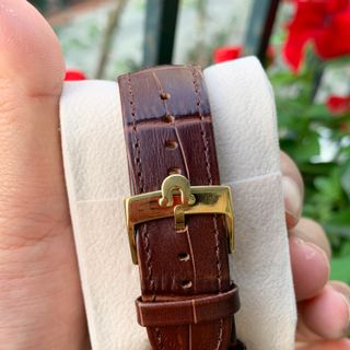 Đồng hồ omega bát quái