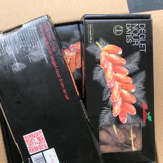 Chà Là Khô Nguyên Cành Isreal Galilee (quy cách 12hộp/ thùng-500gr/ hộp)