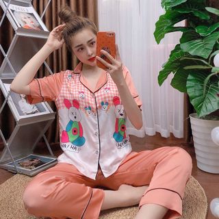 Đồ bộ nữ mặc nhà pijama Satin gấu in tại Hồng dài cộc