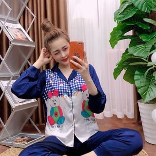 Đồ bộ nữ mặc nhà pijama Satin gấu in tại Hồng dài dài