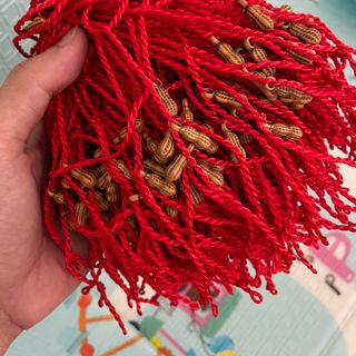 Vòng chỉ đỏ đeo tay