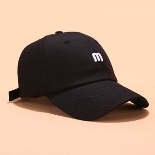 Mũ lưỡi trai - Nón kết chữ M form unisex.