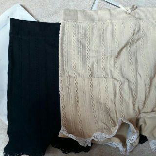 Quần mặc váy cho bạn gái