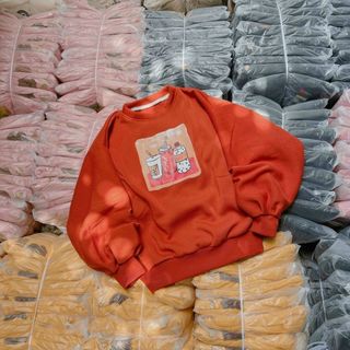 Áo khoác nỉ sweater in kem soda