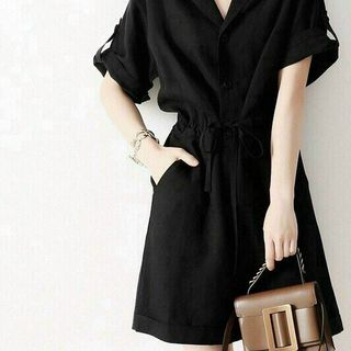 JUMT SHORT ĐEN CỔ VEST