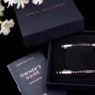 CUFF DANIEL WELLlNGTON CAO CẤP HOT