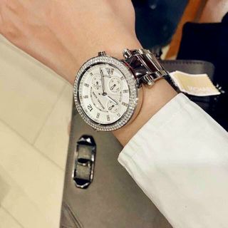 ĐỒNG HỒ MICHAEL KORS SlLVER CAO CẤP