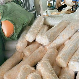 GỐI ÔM CAO SU NON