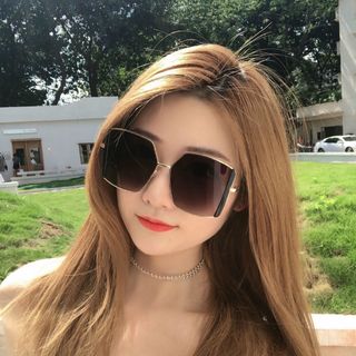 Kính thời trang