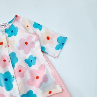 Bà Ba cúc ngọc với hoạ tiết cúc đào