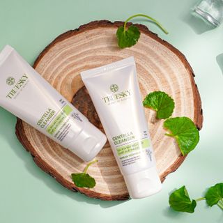 Gel rửa mặt ngăn ngừa mụn chiết xuất rau má Truesky Centella Cleanser 50g