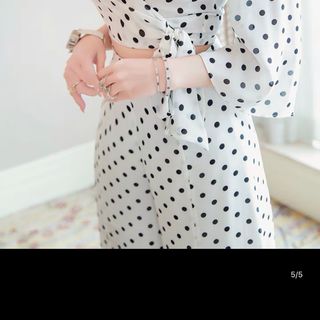 SET ÁO HỞ VAI QN XẺ TÀ CHẤM BI- HUYỀN XMĐT
