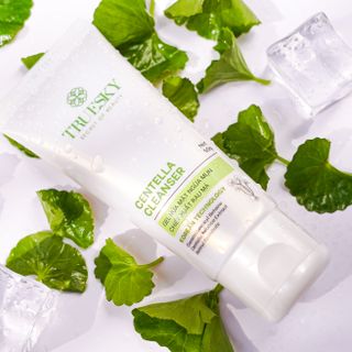 Gel rửa mặt ngăn ngừa mụn chiết xuất rau má Truesky Centella Cleanser 50g