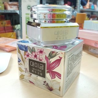 Kem demejine mẫu mới