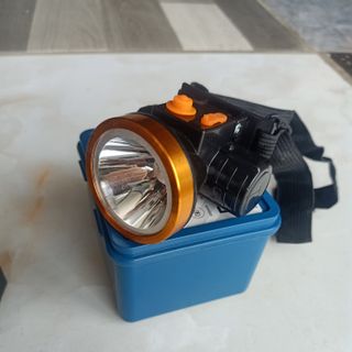 Đèn bin đội đầu