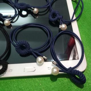 Buộc tóc dễ thương nè