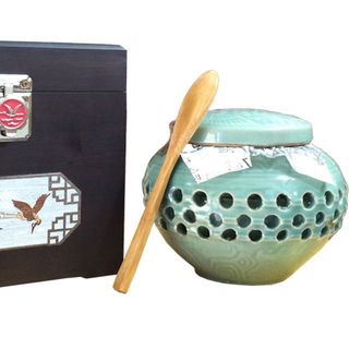 Cao hồng sâm Hoàng Đế Hàn Quốc hộp quà tặng đặc biệt hũ sứ 500g