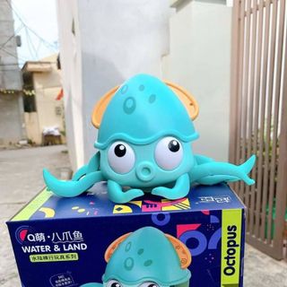 Bạch tuộc bé chơi nhà tắm