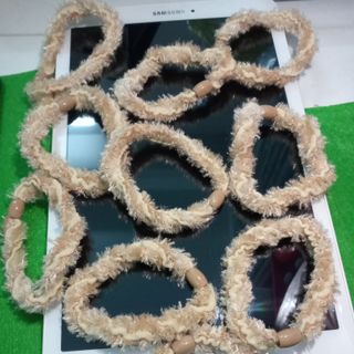 Buộc tóc xinh mẫu y hình