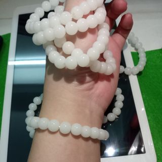 Chuỗi đá trắng đeo tay 8 ly mẫu y hình luôn