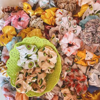 Cột tóc scrunchies